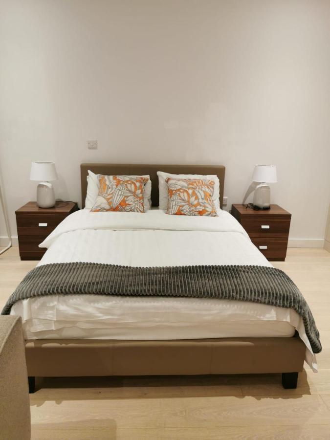 Entire London Studio With Kitchenette Apartment Exterior photo